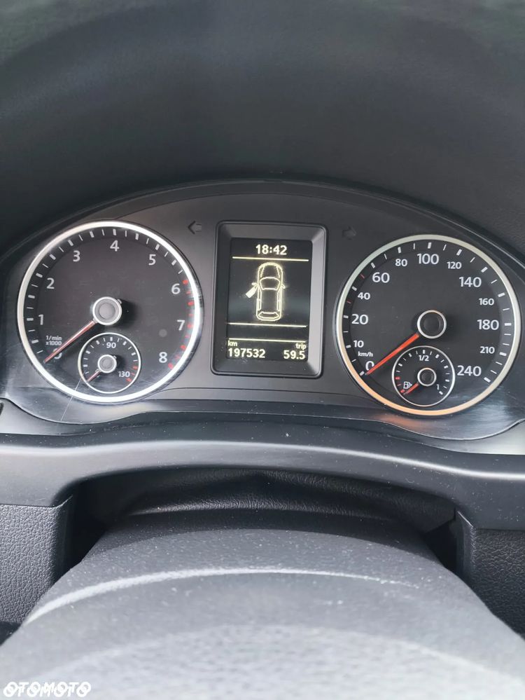 Volkswagen Tiguan - 8