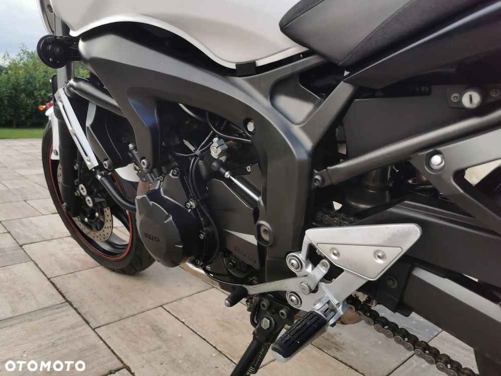 Yamaha FZ6 - 16