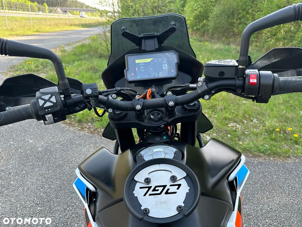 KTM Adventure - 10