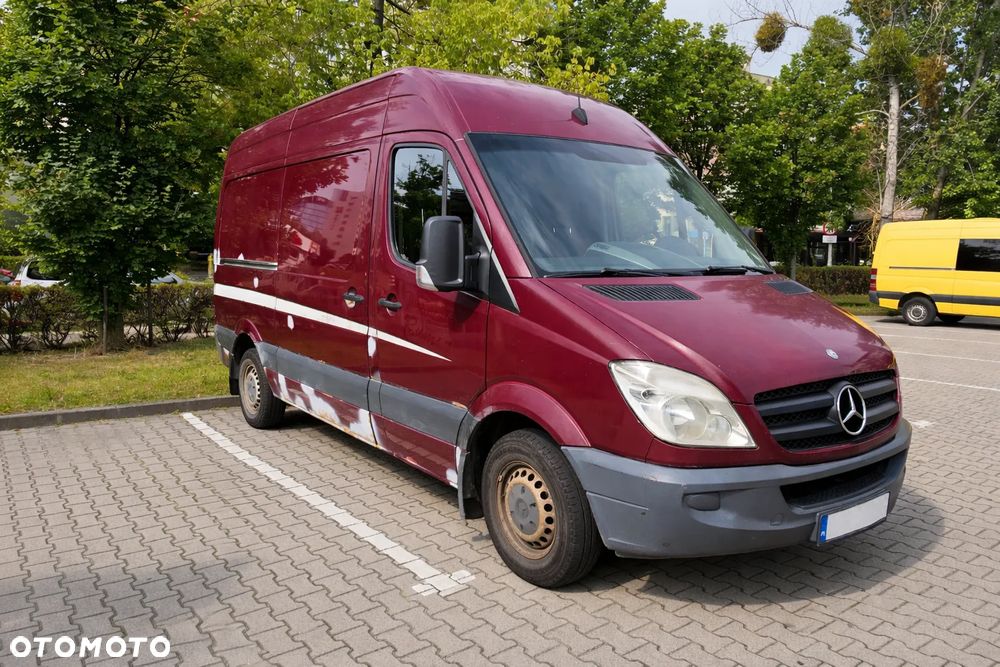 Mercedes-Benz Sprinter - 2