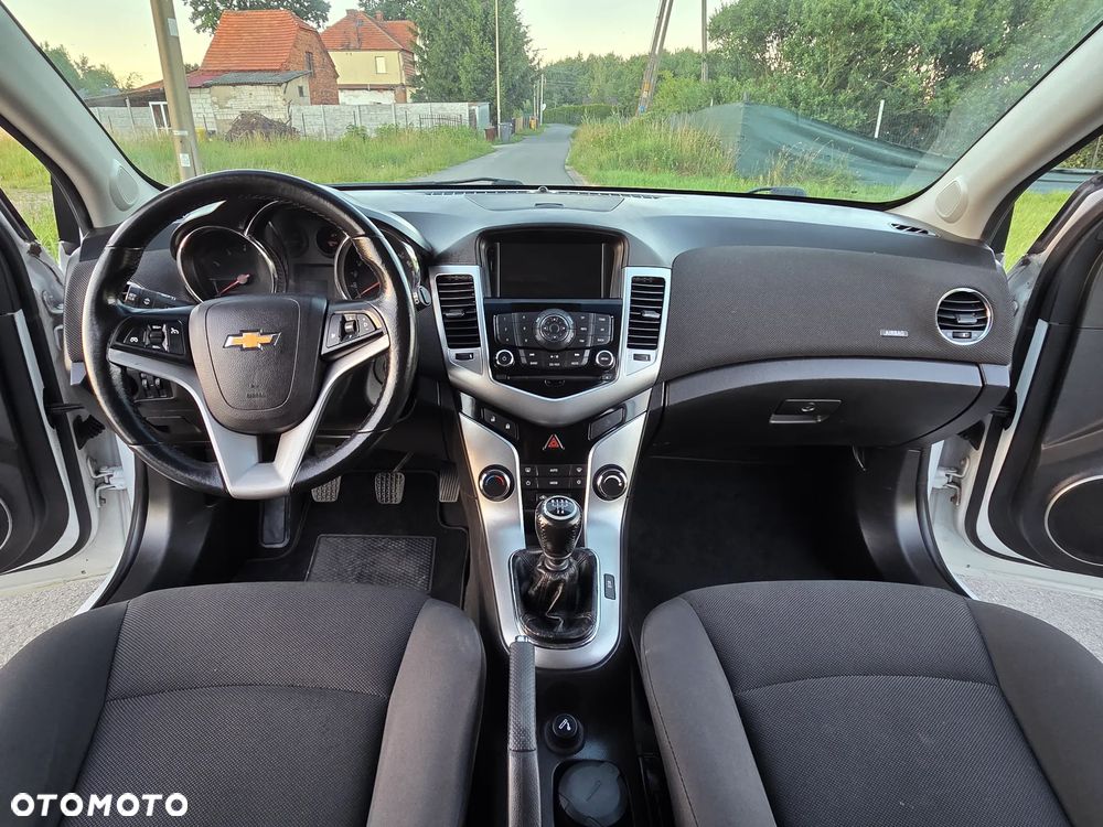 Chevrolet Cruze 1.8 LTZ+ - 13