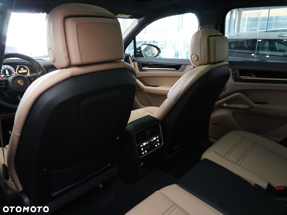 Porsche Cayenne S E-Hybrid PHEV Black Edition - 34
