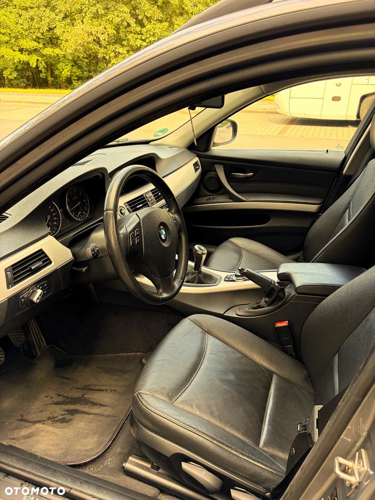 BMW Seria 3 318i - 6