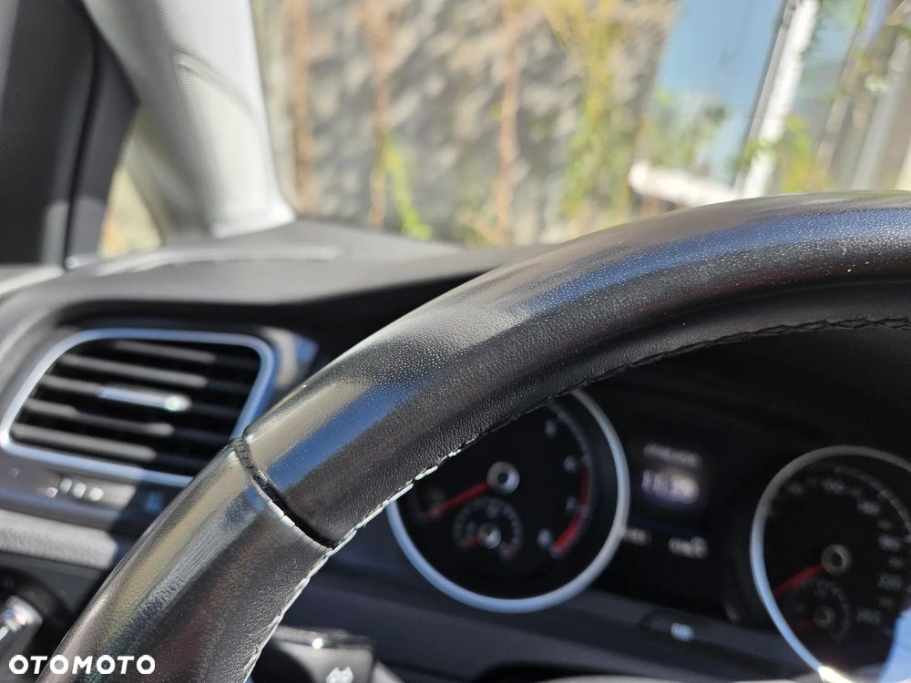 Volkswagen Golf - 12