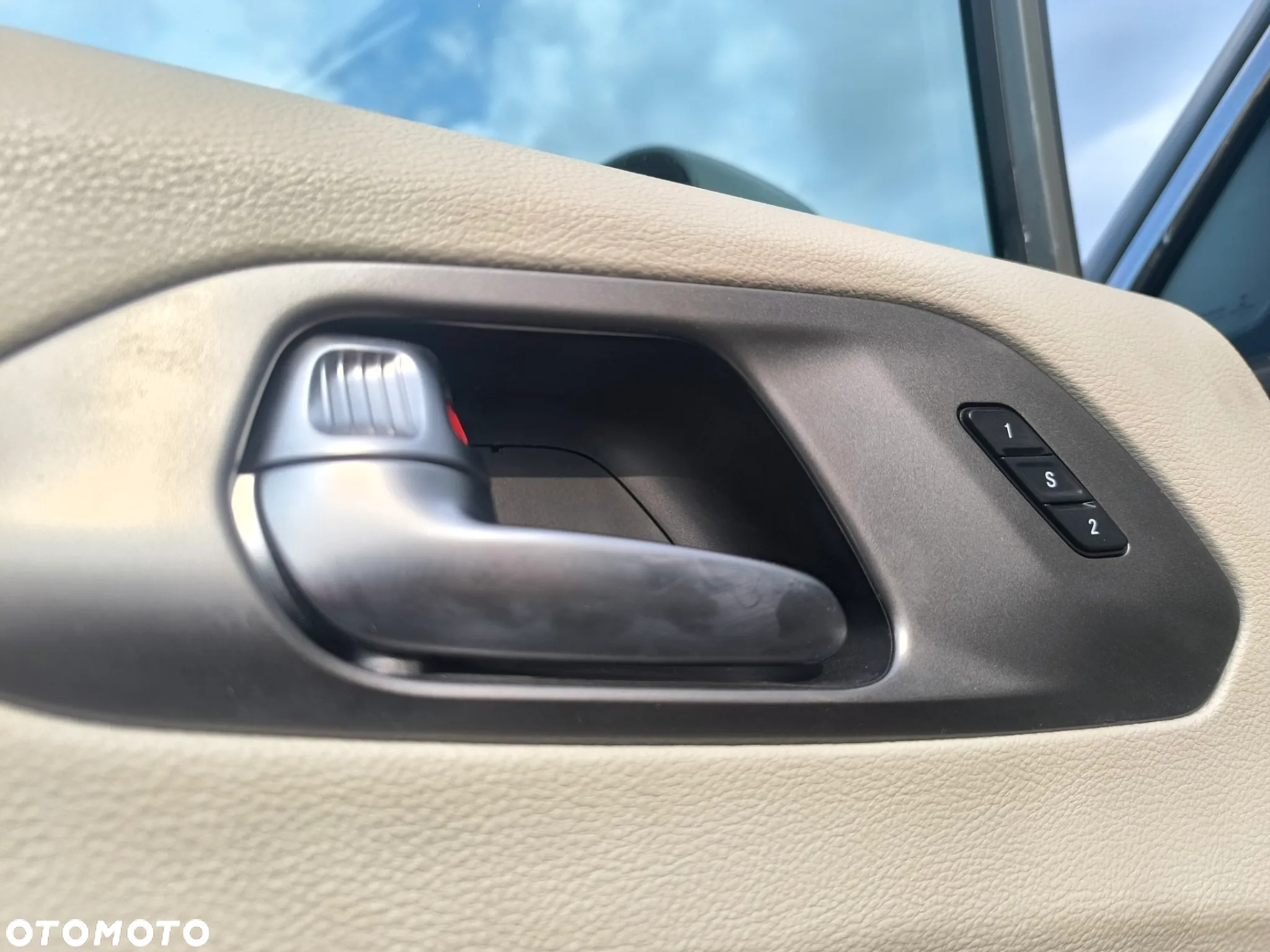 Chrysler Pacifica - 23