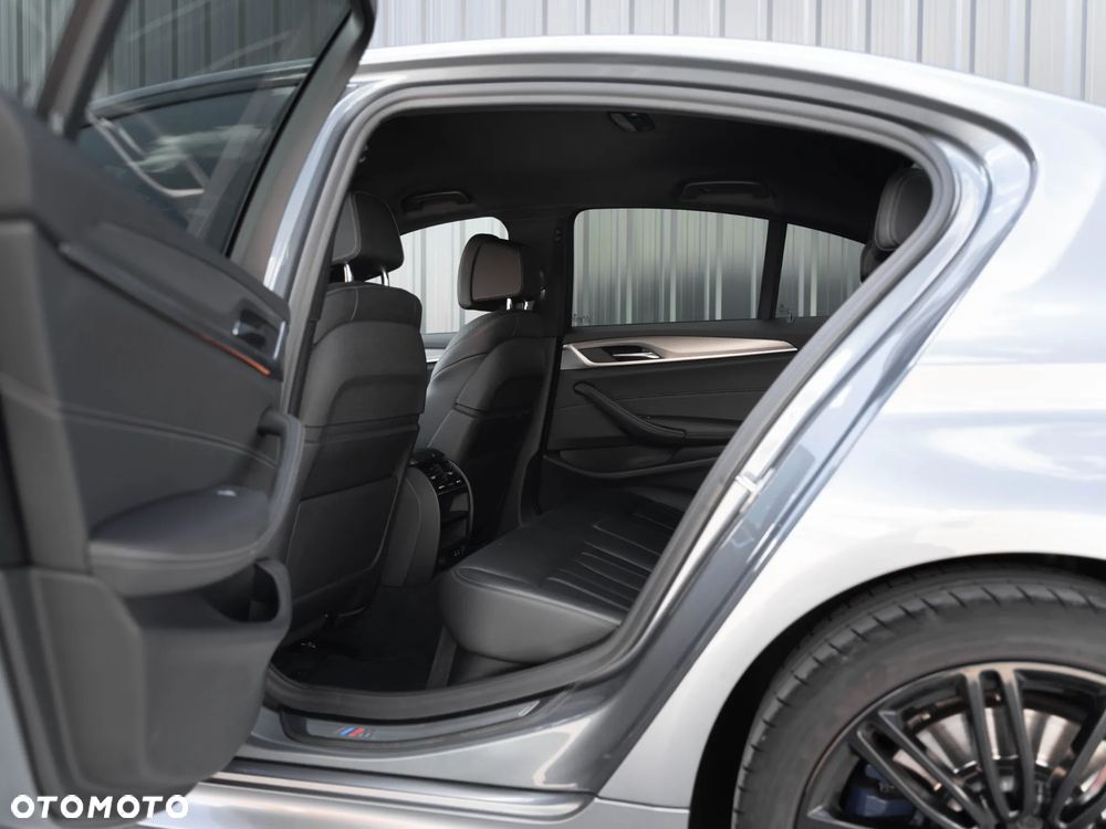 BMW Seria 5 530i xDrive M Sport sport - 38