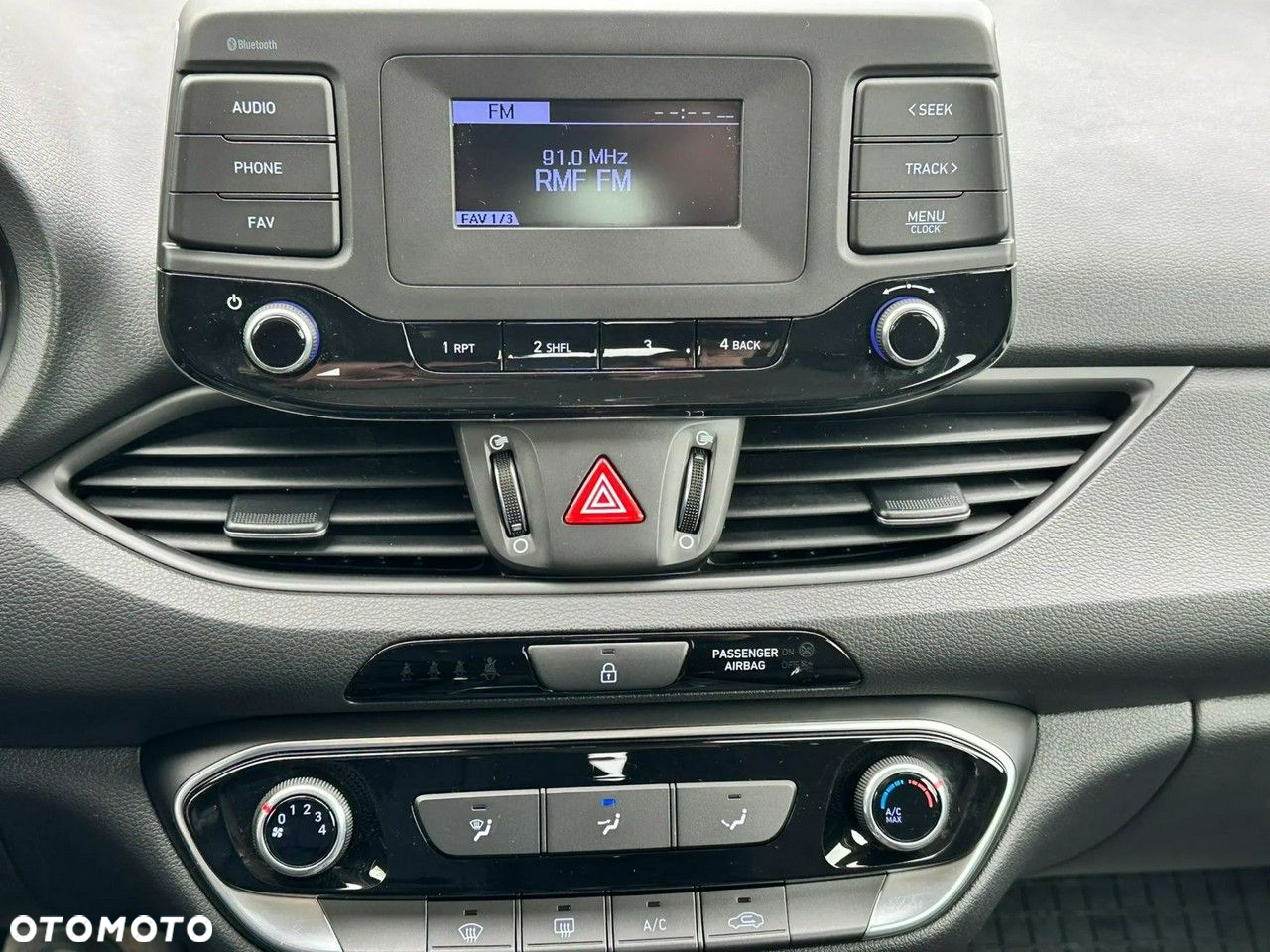 Hyundai i30 1.6 D Classic + - 19