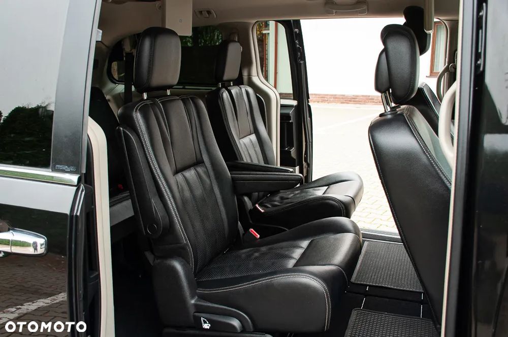 Lancia Voyager 3.6 Platinum - 24