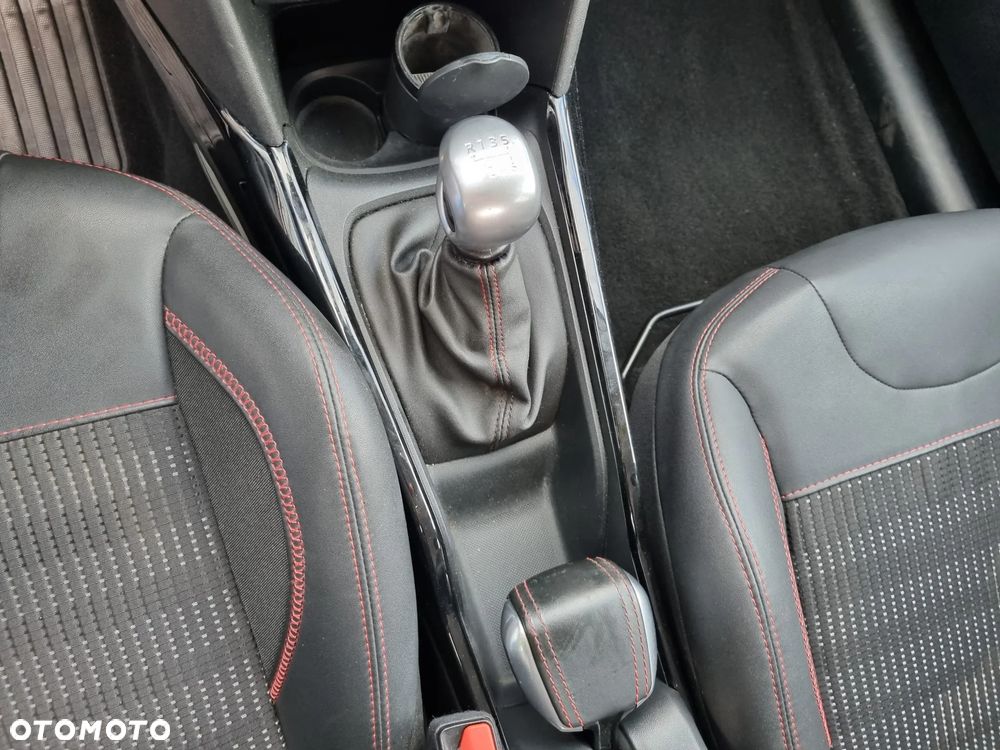 Peugeot 2008 PureTech 130 GT - 11