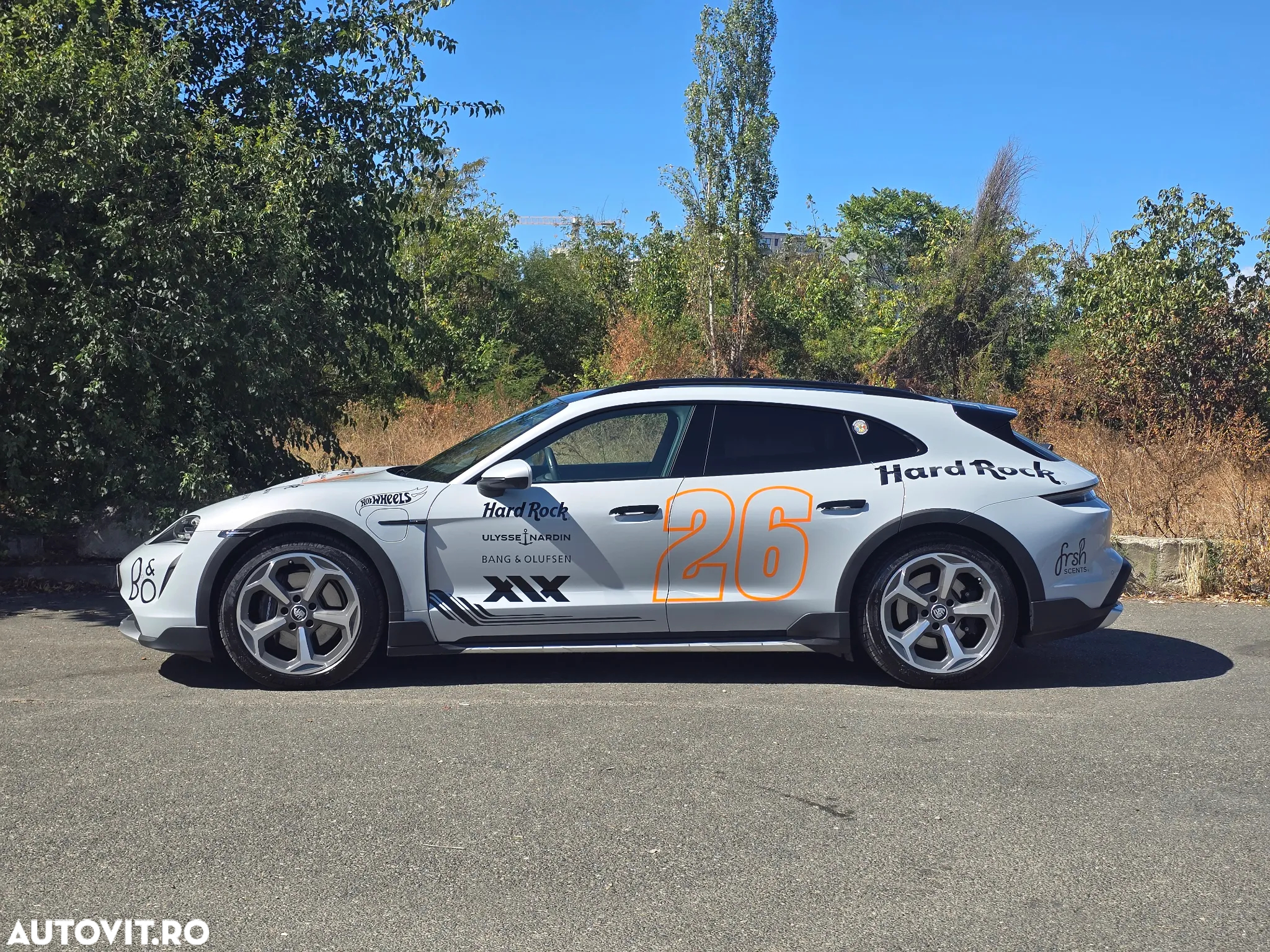 Porsche Taycan - 11