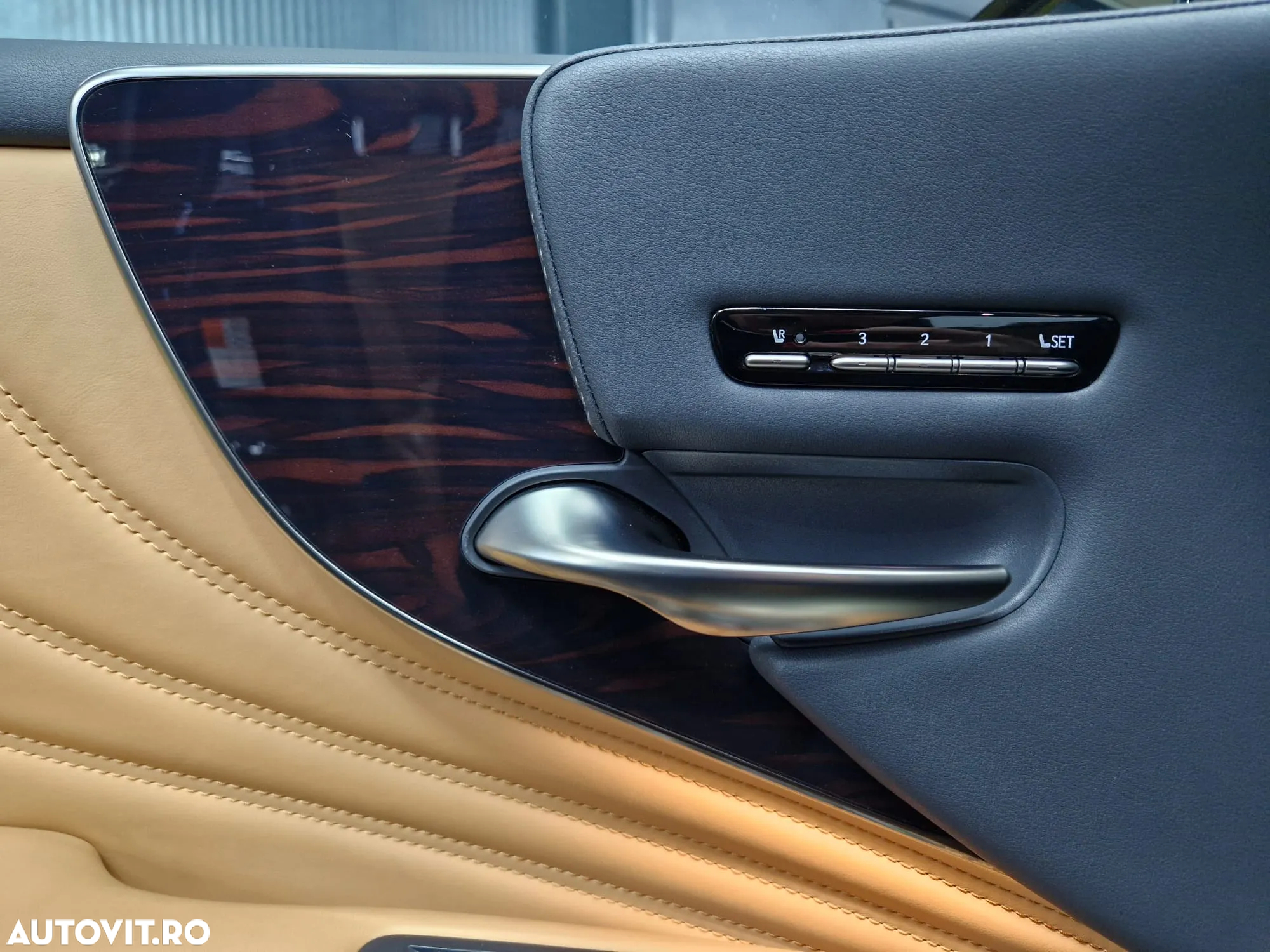 Lexus Seria LS - 14