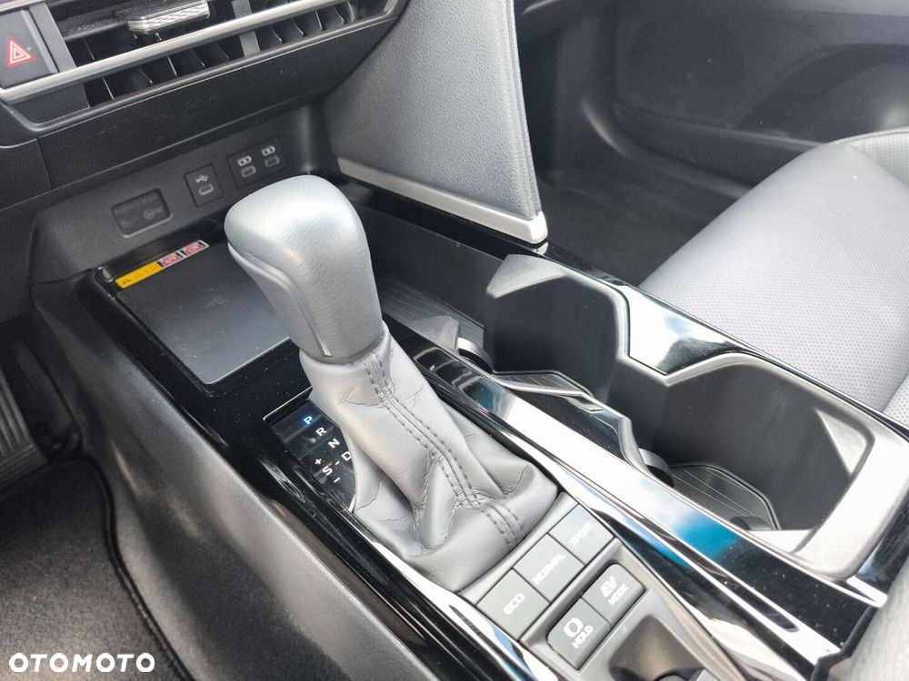 Toyota Camry - 21