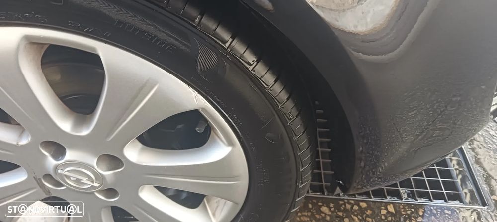 Opel Corsa 1.2 Cosmo - 3