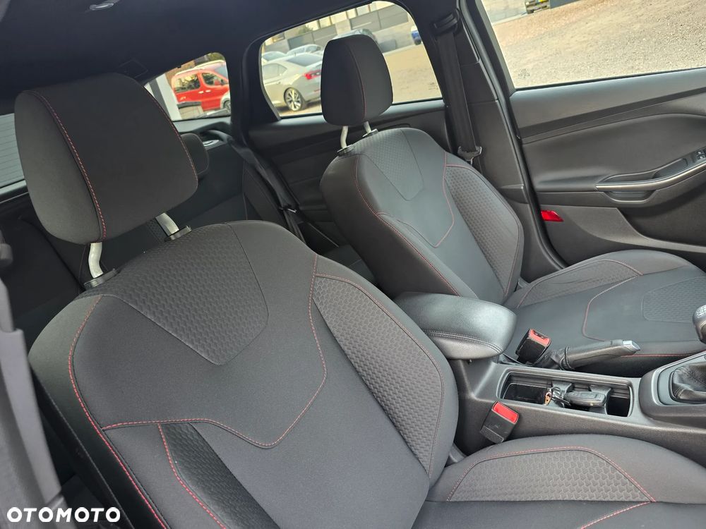 Ford Focus SW - 33
