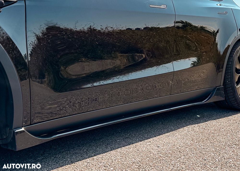 Tesla Model Y AWD Performance - 10