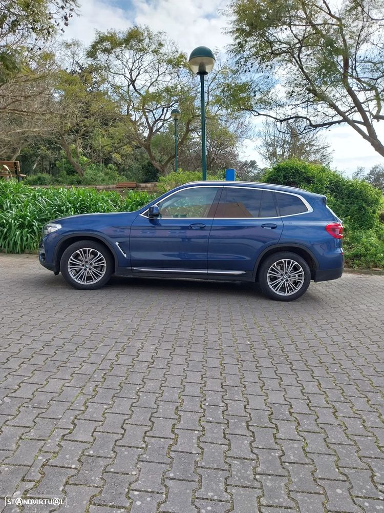 BMW X3 20 d xDrive Line Luxury - 3