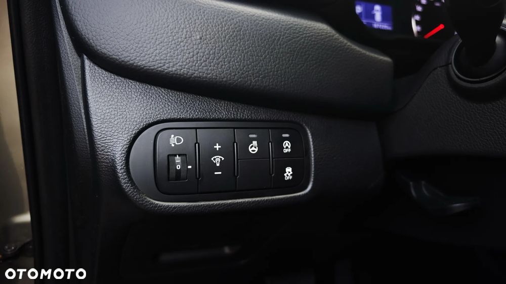Kia Carens 1.7 CRDi Business Line 7os 7DCT - 26