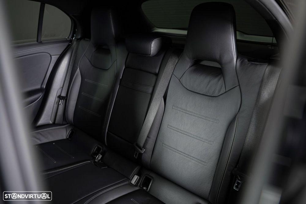 Mercedes-Benz A 250 e AMG Line - 16