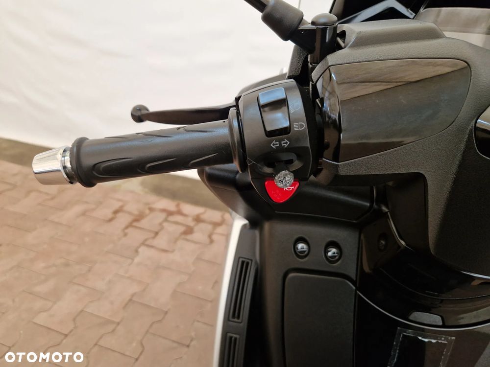 Peugeot Metropolis - 35