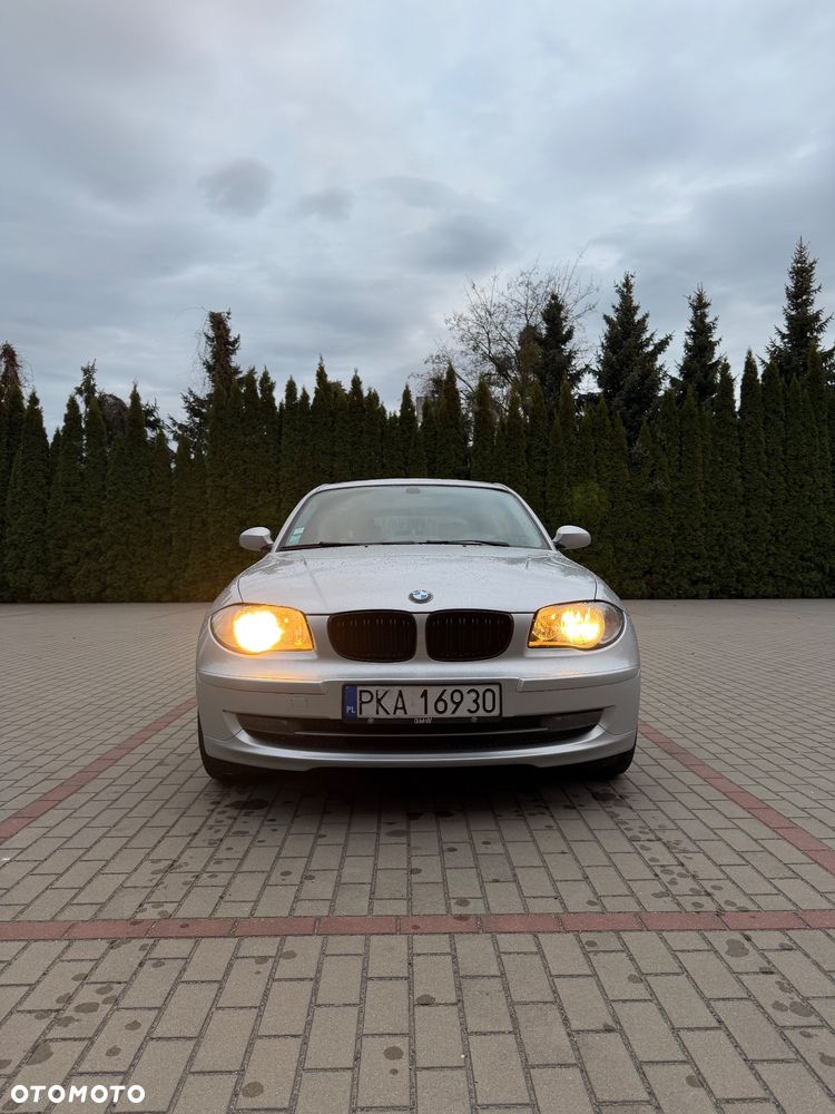 BMW Seria 1 120d DPF - 1