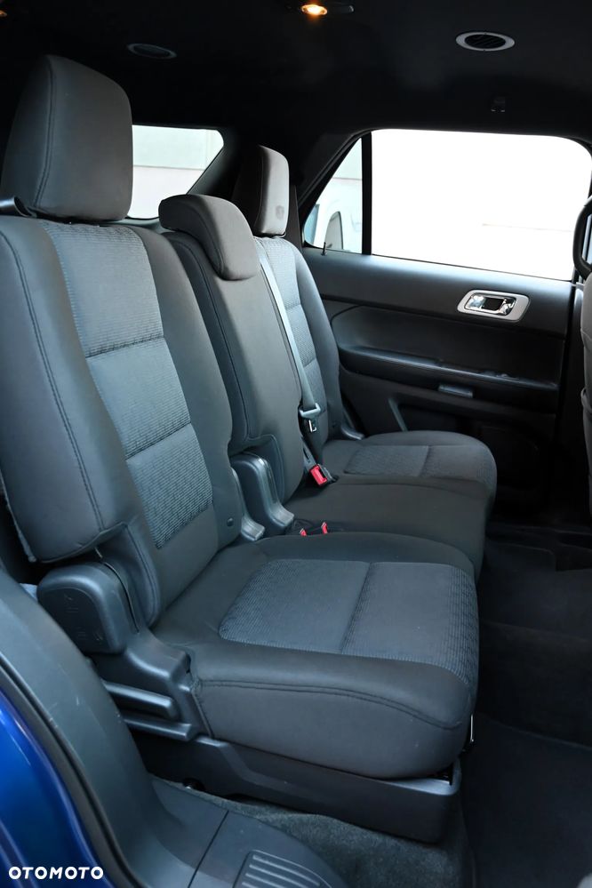 Ford Explorer - 32