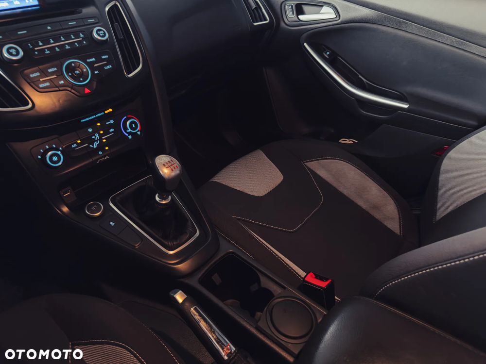 Ford Focus 2.0 EcoBoost ST - 20