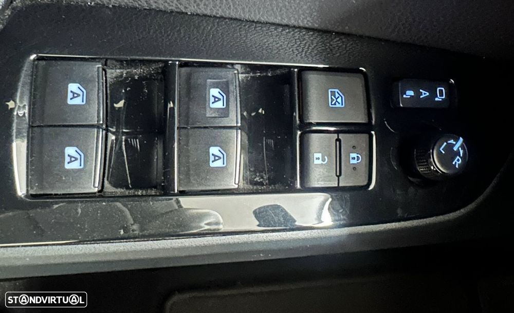 Toyota Prius 1.8 Luxury Pele - 18
