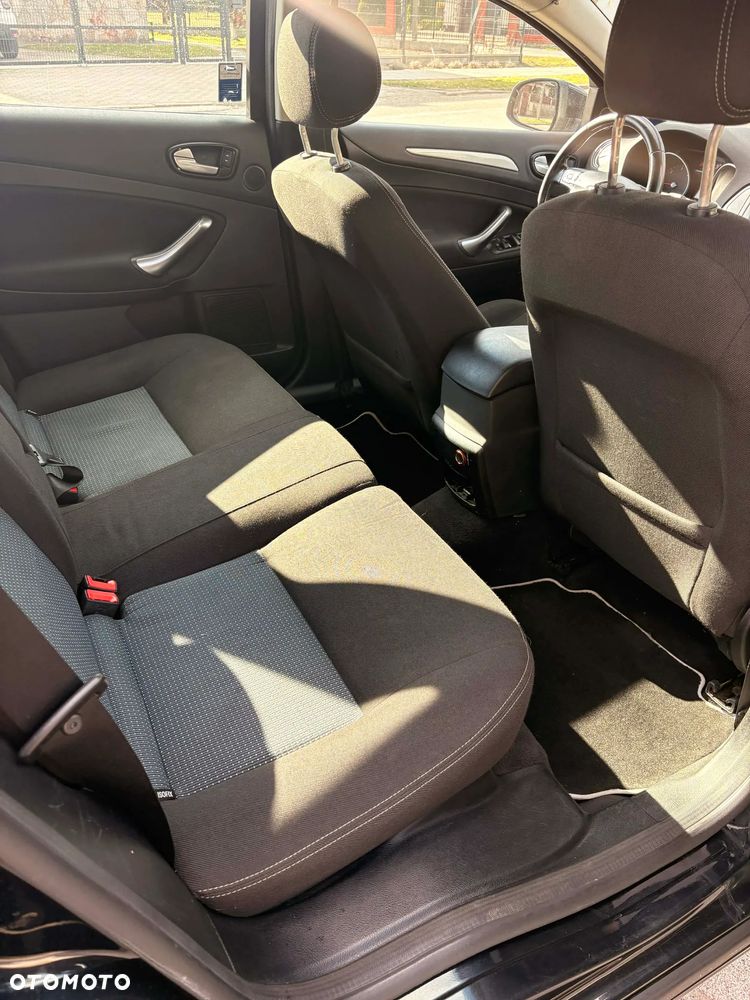 Ford Mondeo - 12