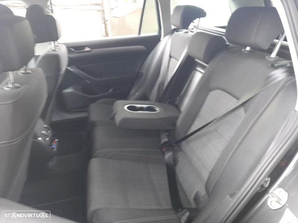 VW Passat Variant 2.0 TDI Business DSG - 4