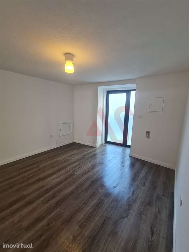 Moradia Bi-Familiar  T2 + T4 Dúplex  Azurara, Vila do Conde - Grande imagem: 5/15