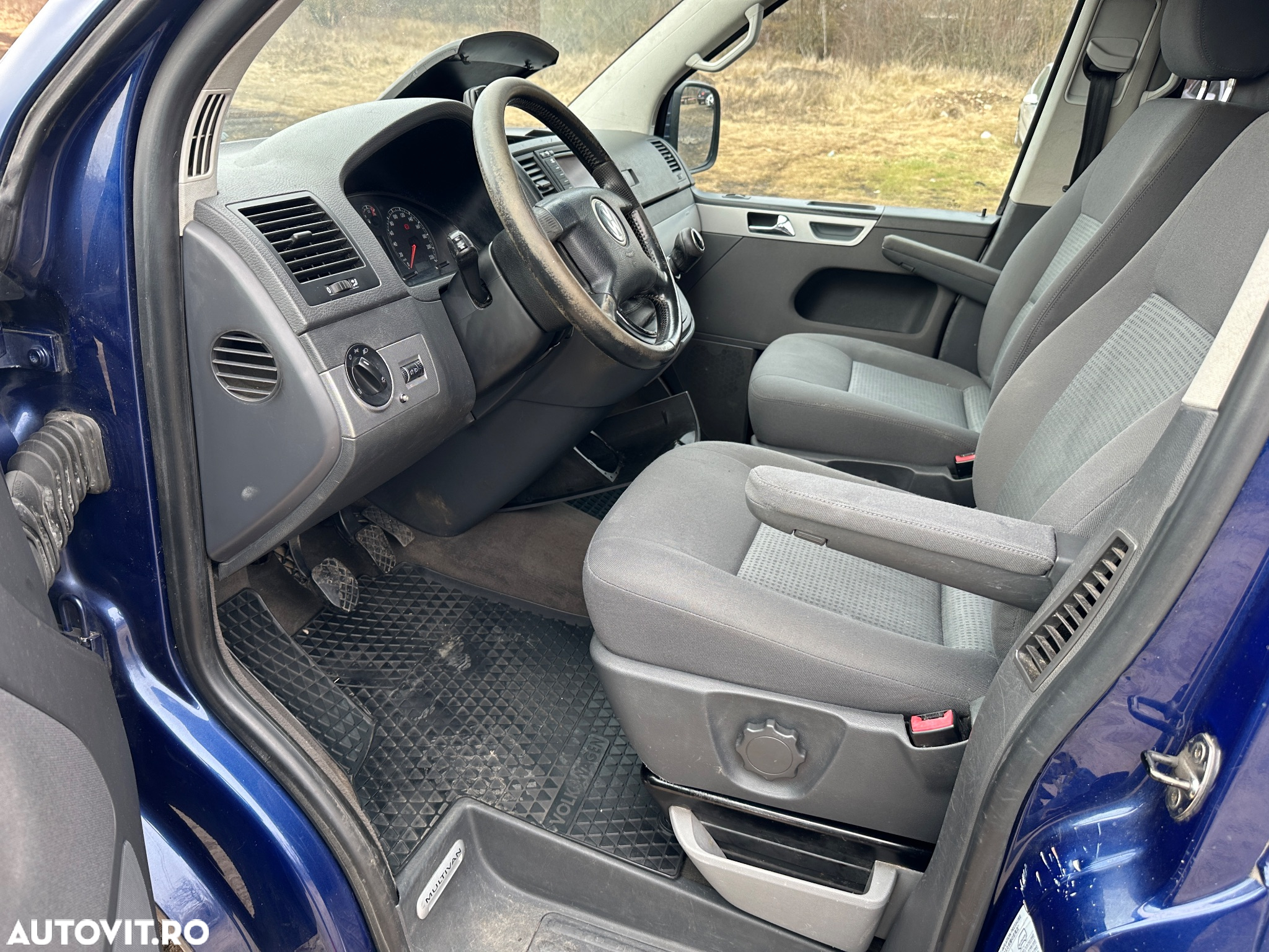 Volkswagen Multivan - 13