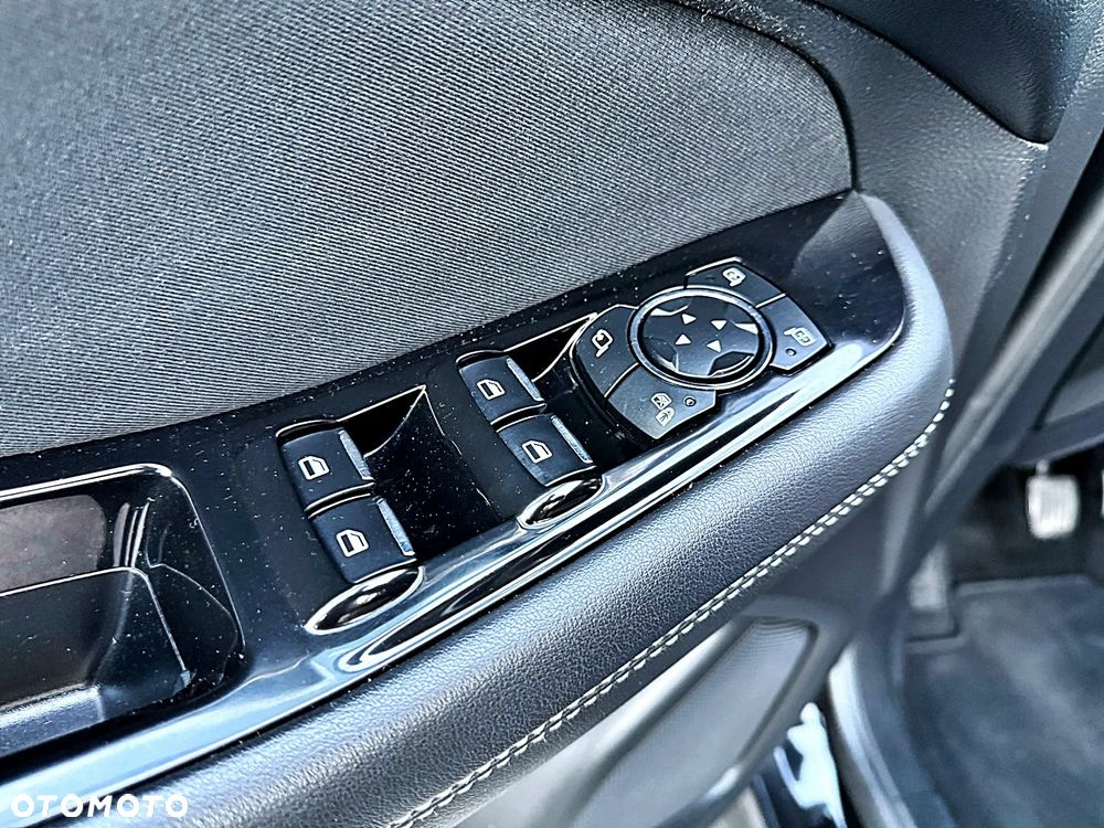 Ford S-Max 2.0 TDCi Titanium - 25