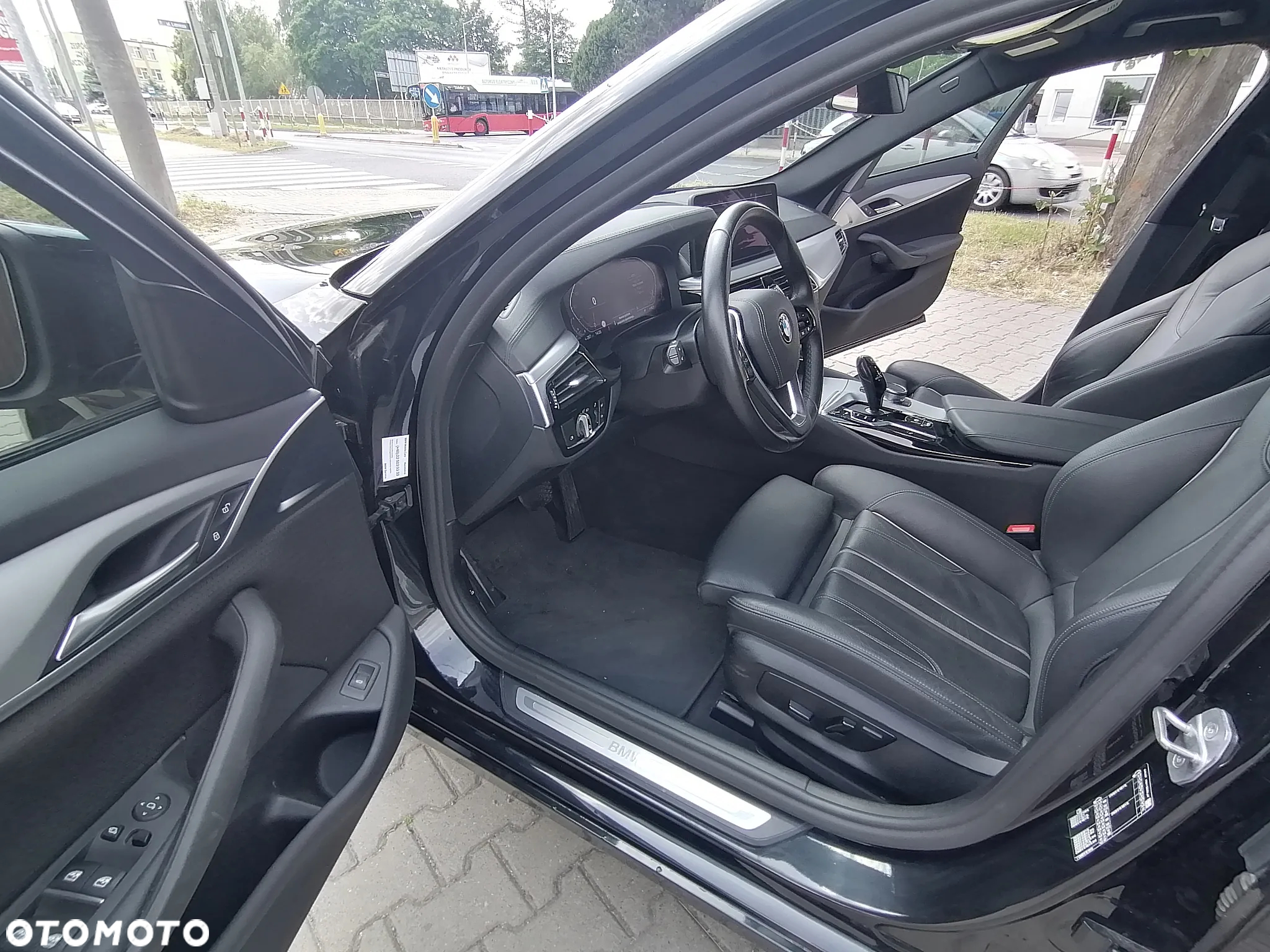 BMW Seria 5 520d Touring M Sport Edition - 19