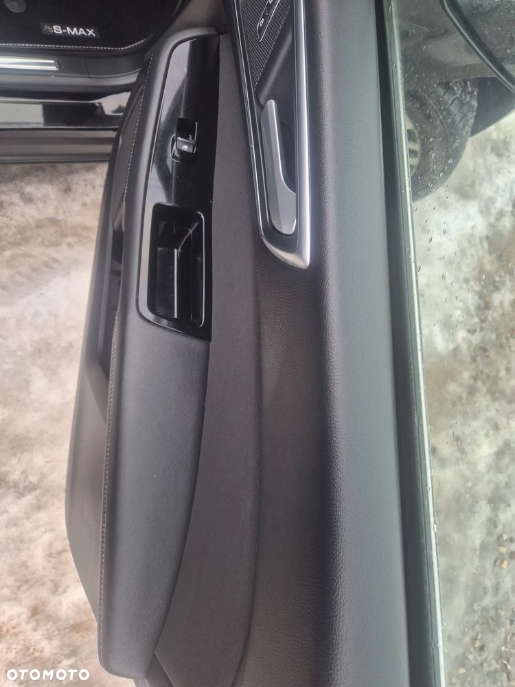 Ford S-Max 2.0 EcoBlue Titanium - 27