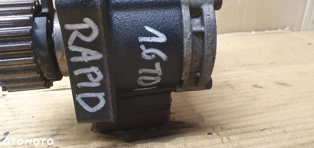 Pompa wtryskowa paliwa Skoda Rapid 1.6 TDI 03L130755AH - 9