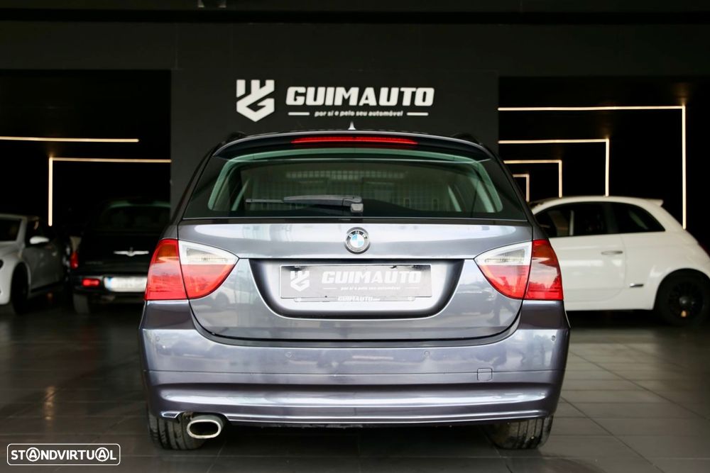 BMW 320 d Touring Dynamic - 9