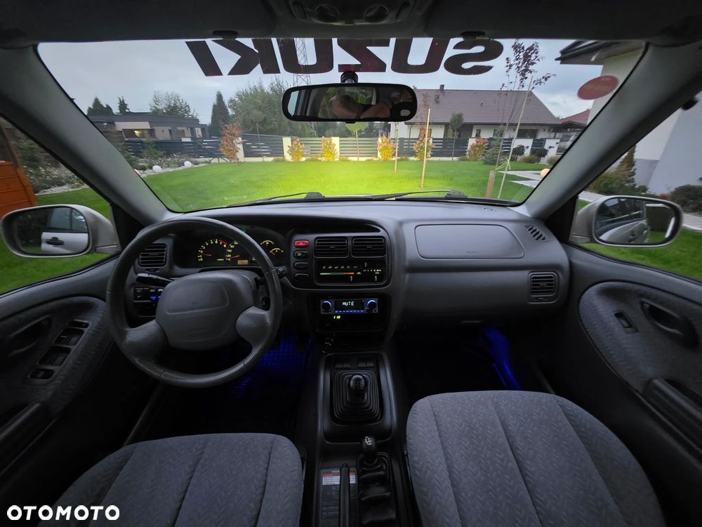 Suzuki Grand Vitara 2.0 - 15