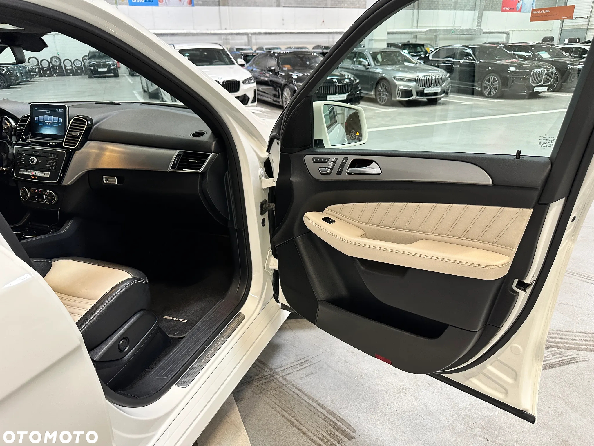 Mercedes-Benz GLE 350 d 4-Matic - 24
