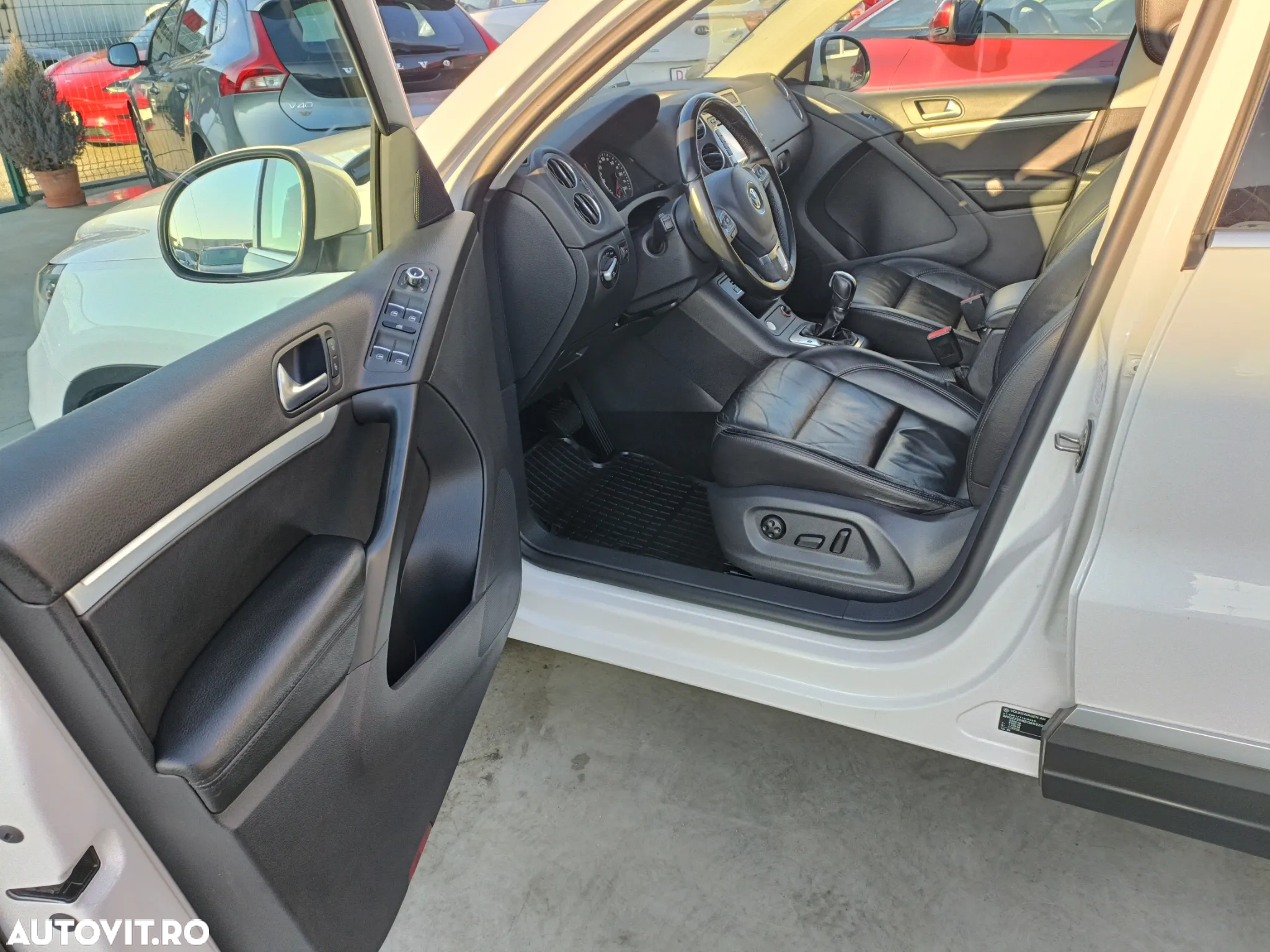 Volkswagen Tiguan 2.0 TDI DPF 4Motion BlueMotion Technology DSG Exclusive - 27