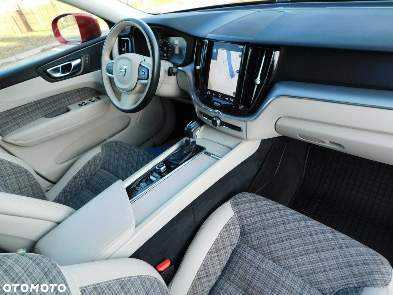 Volvo XC 60 D4 Momentum Pro - 12