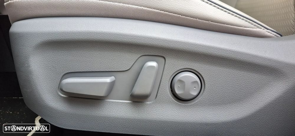 Hyundai Kauai 64 kWh Premium+P.Premium - 26