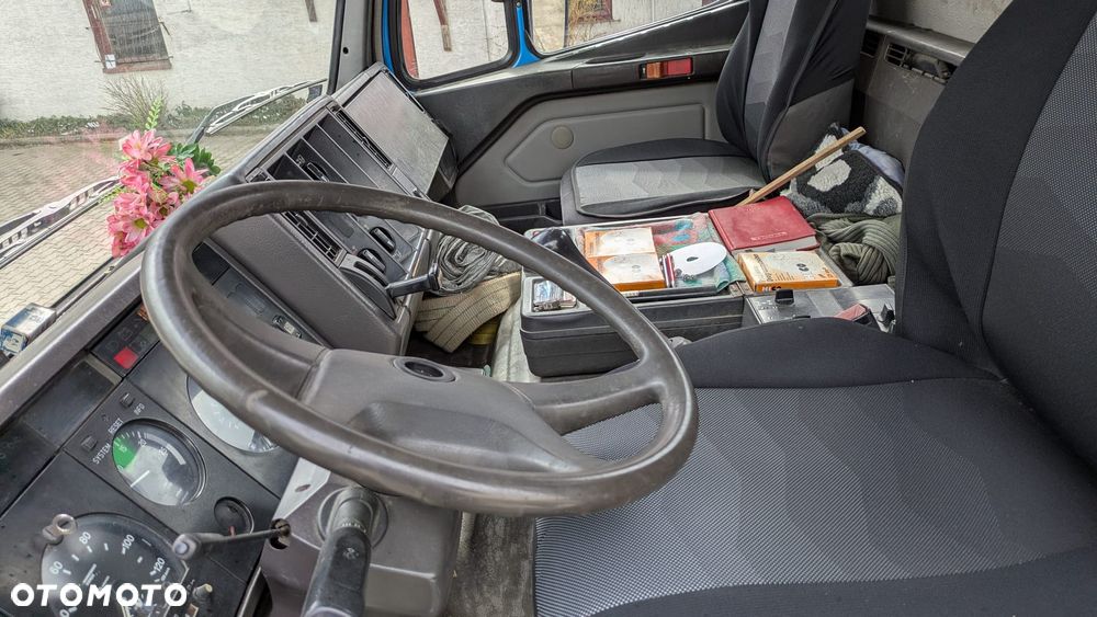 Mercedes-Benz 1824 - 7