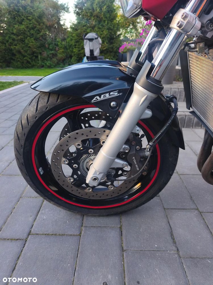 Suzuki GSR - 20