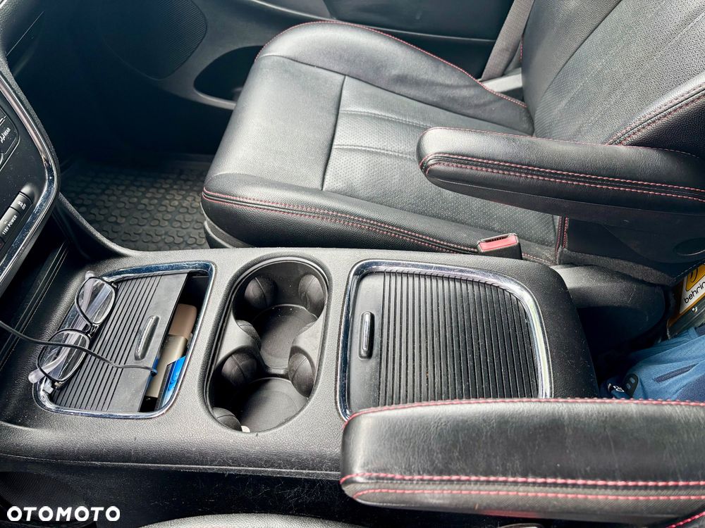 Dodge Grand Caravan - 5