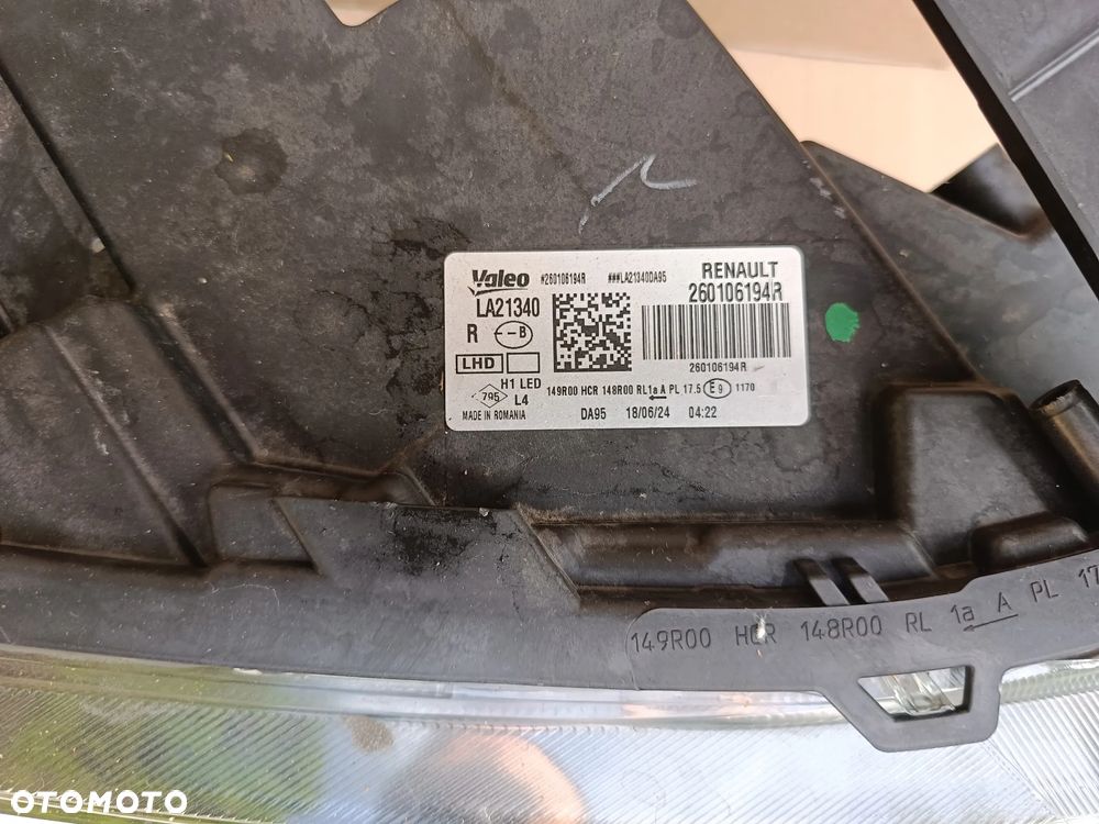 Full Led prawy Dacia Duster II 2 lift lampa prawa 260106194R półled - 3