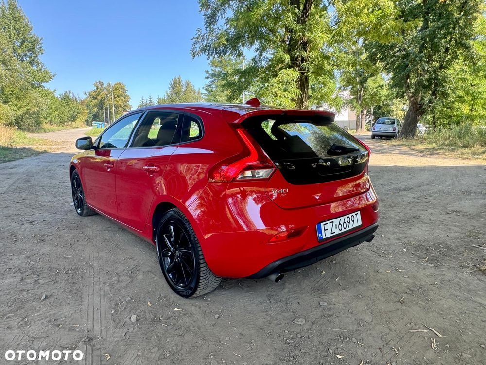 Volvo V40 T3 Drive-E Momentum - 4