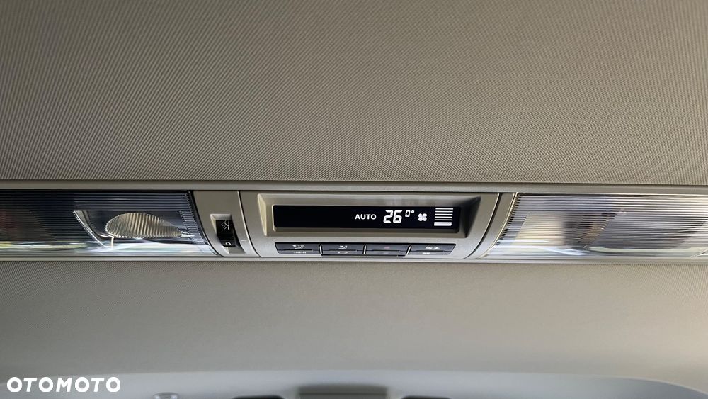 Volkswagen Multivan - 21