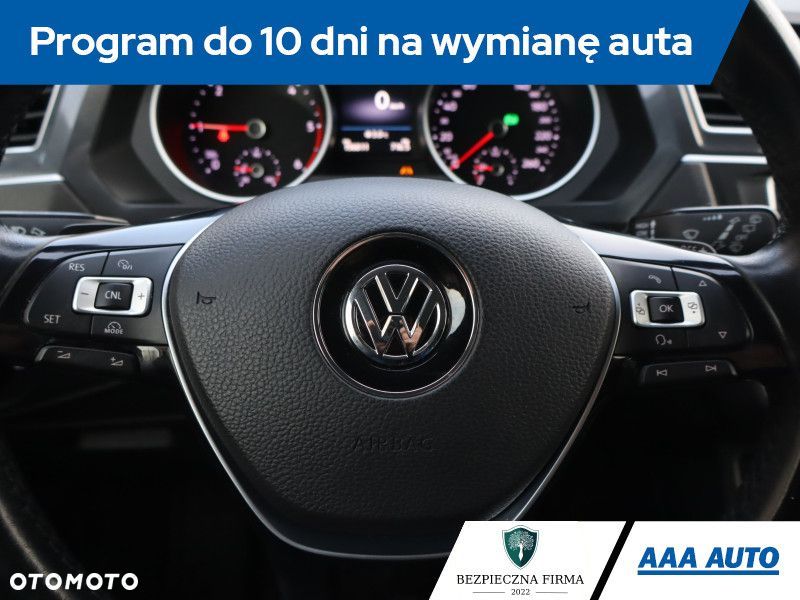 Volkswagen Tiguan - 19