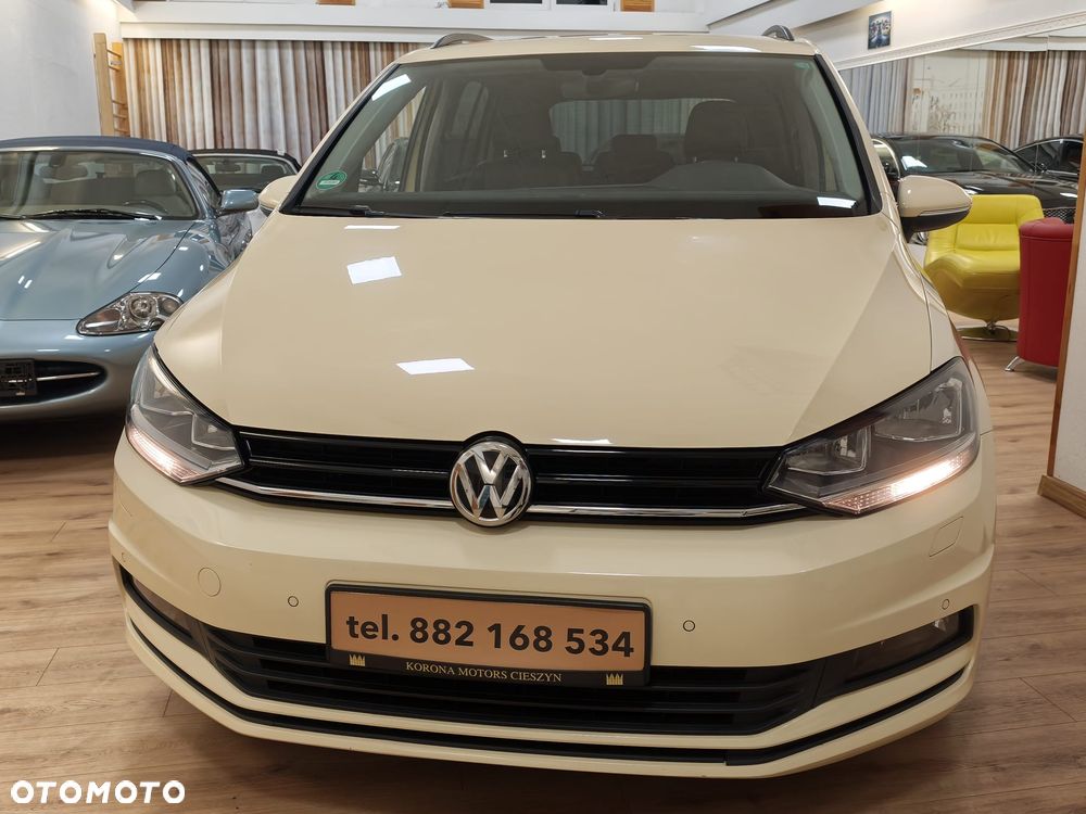 Volkswagen Touran - 12