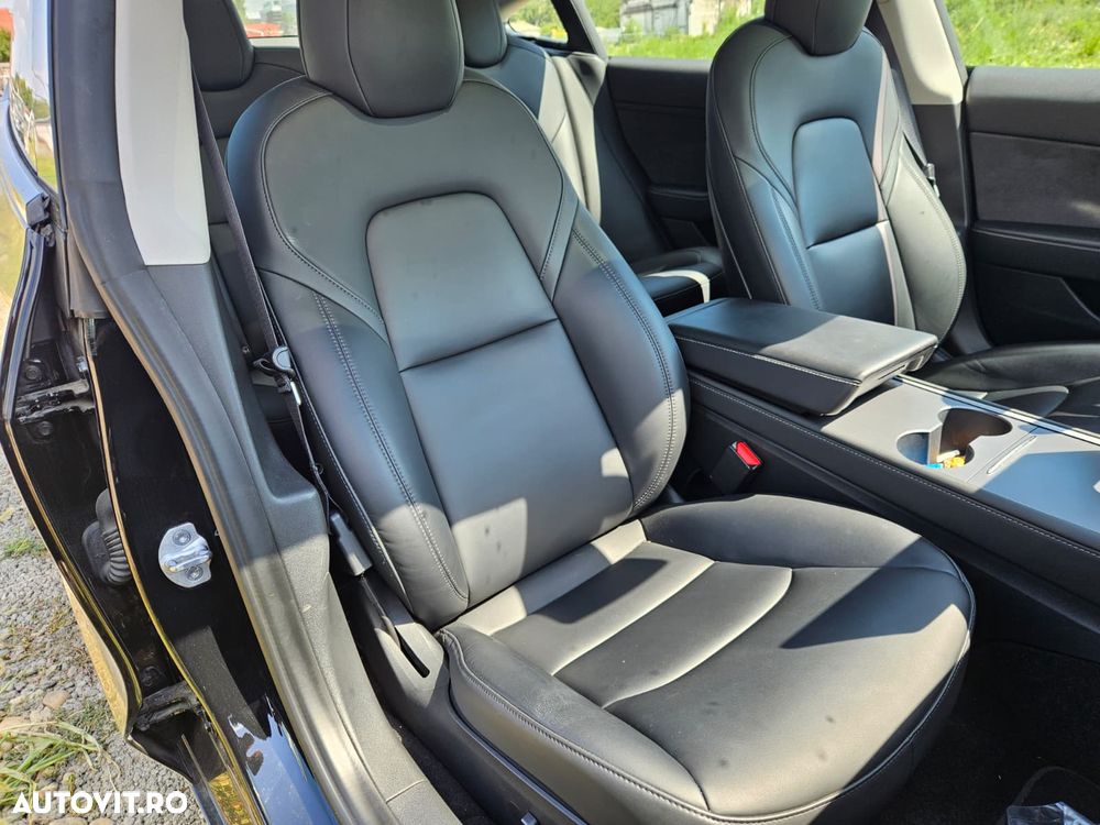 TESLA Model 3 2022 — imagine 12